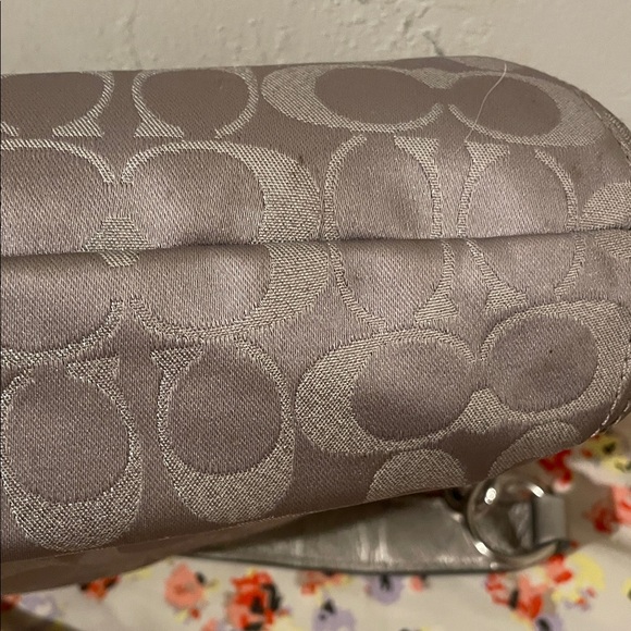 Coach SoHo 2012 Silver and Gray Signature shoulder bag, metallic - Picture 11 of 16